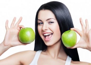 Стало известно, какие продукты полезны для здоровья волос и ногтей