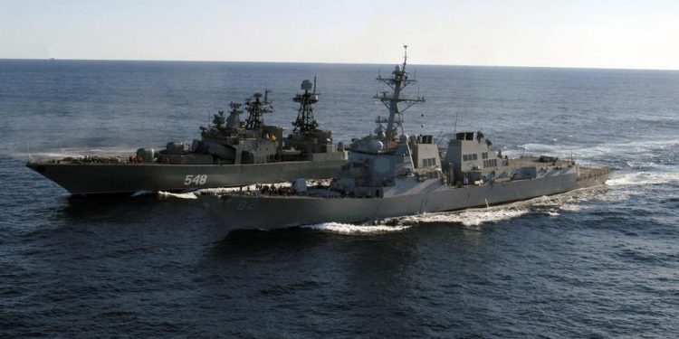 Российские военные корабли подошли к северному берегу Австралии