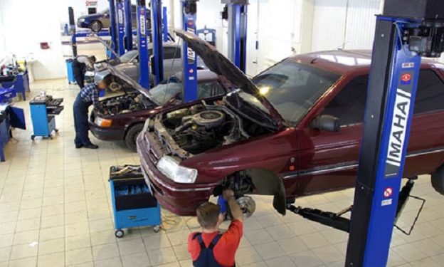 Продажи автомобилей в России упала