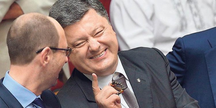 Порошенко может “отдать” должность главы СНБО “Народному фронту”, – СМИ
