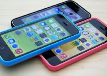 Производство «пластиковых» iPhone 5C завершат в 2015 году