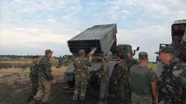 Украинская артиллерия 36 раз атаковала боевиков, противник понес серьезные потери