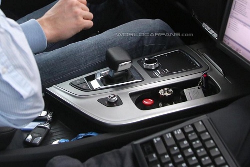 В сеть выложили снимки интерьера Audi Q7