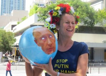 Украинцы Австралии вышли на антипутинский митинг