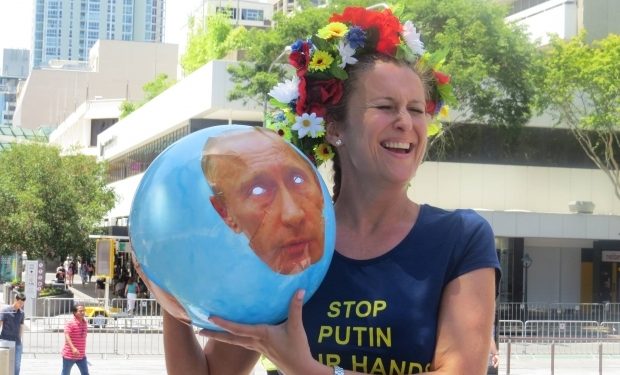 Украинцы Австралии вышли на антипутинский митинг