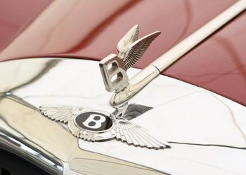 Bentley назовет кроссовер в честь скал на Канарах