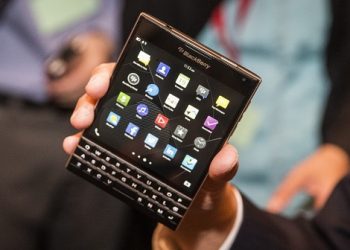 BlackBerry Passport «выжил» после падения с 6 метровой высоты