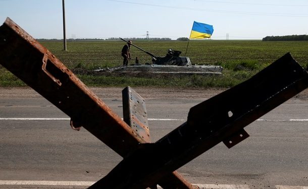 Террористы пытаются захватить трассу Бахмутка