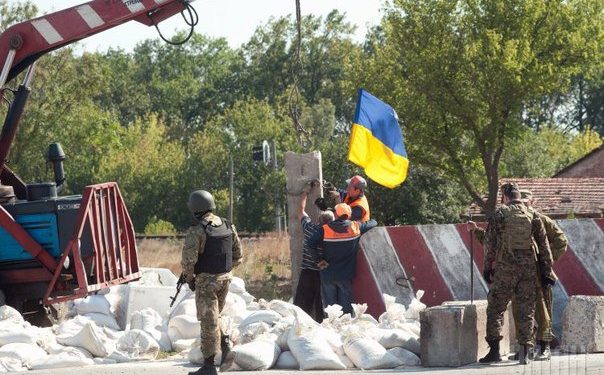 За ночь в результате обстрелов ранено 6 украинских бойцов