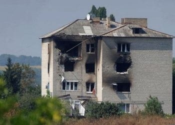 Донецк обстреляли из тяжелой артиллерии, разрушены жилые дома