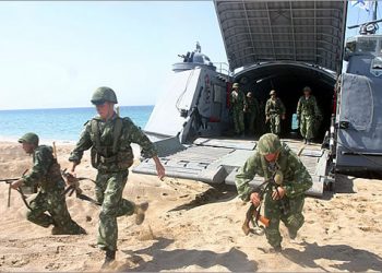В район Новоазовска прибыла группа российских морпехов