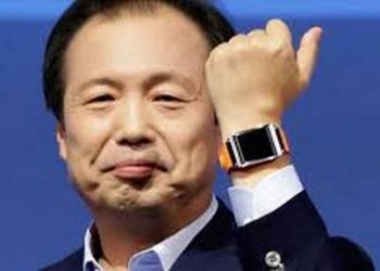 Sony разработает умные часы из электронной бумаги