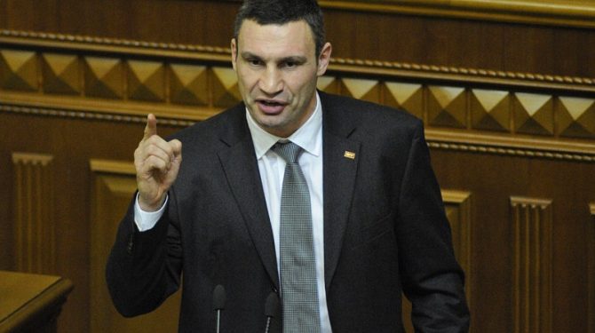 Кличко отказался от депутатского кресла