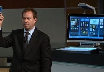 Презентован компьютер размером с флешку