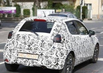 В сеть попали фотографии нового кроссовера Mazda