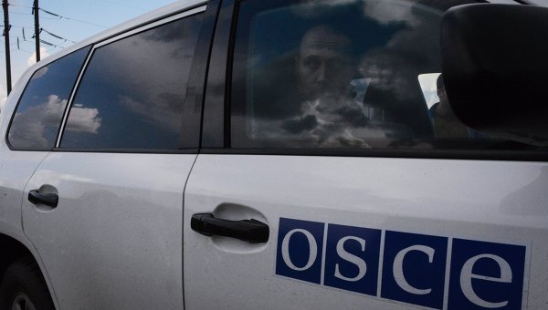 Возле Донецка обстреляли конвой ОБСЕ