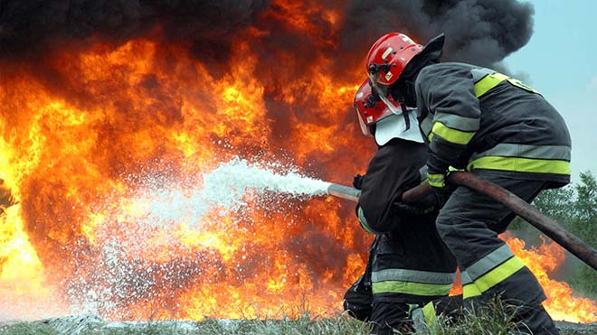 Медики рассказали о вредности одежды пожарников