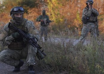 В Станично-Луганском бойцы АТО попали в окружение