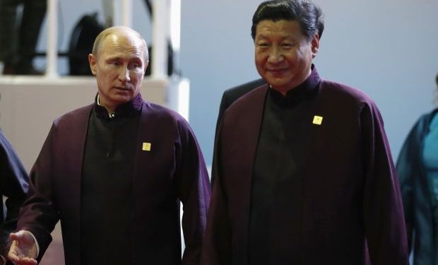 Путин попал в скандал с первой леди Китая
