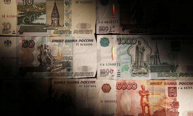 В декабре российский рубль может упасть еще ниже