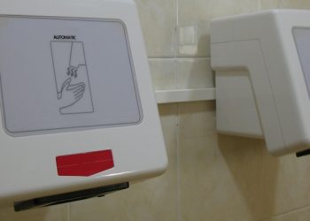 Эксперты: сушилки для рук опасны