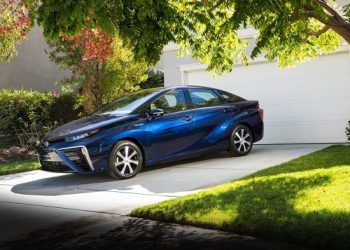 У Toyota Mirai выхлопы оказались безопаснее молока