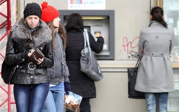 Белорус стал миллионером благодаря ошибке банковского терминала