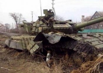 Украинские бойцы уничтожили танк противника под Мариуполем, – СМИ