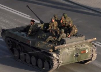 Боевики стягивают на свои позиции в районе Бахмутки бронетехнику