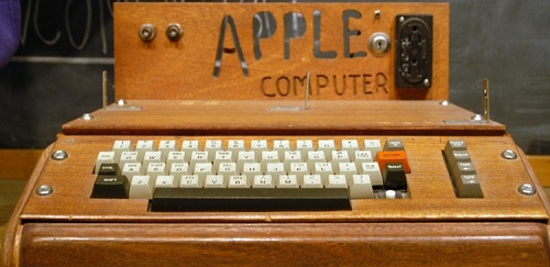 Продан первый компьютер Стива Джобса Apple-1