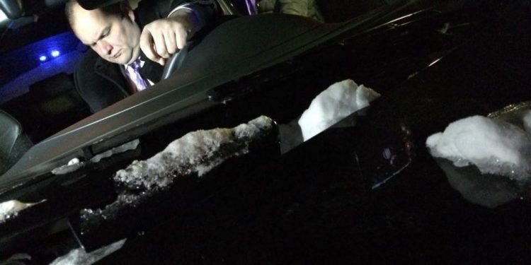 В Днепропетровске задержали пьяного начальника следствия облпрокуратуры с $20,000