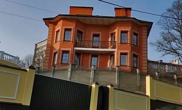 Дом Азарова в Киеве находится под арестом
