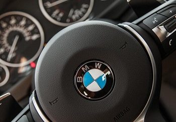 BMW отзывает 140 тысяч авто из-за дефекта подушек безопасности