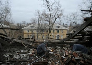 В сети появилось видео обстрела Донецка «Градами»