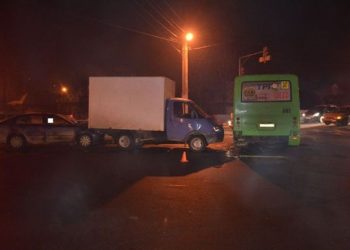 В масштабном ДТП в Харькове пострадало 25 человек
