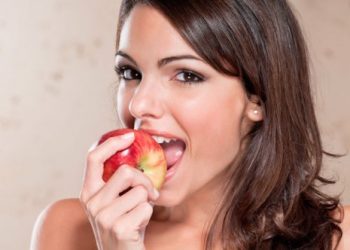 Эксперты: фрукты полезны для женской психики