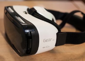 В продажу поступила гарнитура Samsung Gear VR