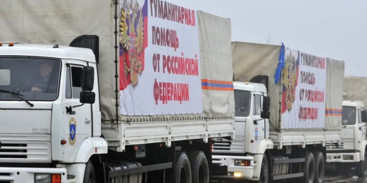 В Украину вторглись шесть фур с российскими флагами