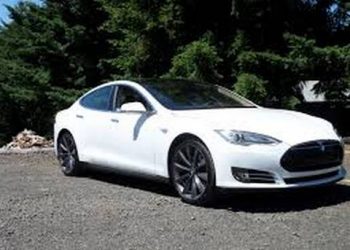 Стал известен самый популярный цвет автомобиля в 2014 году
