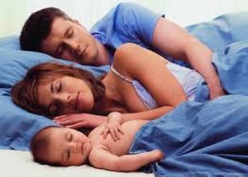 Эксперты утверждают, что у спящих с родителями детей чаще возникает астма