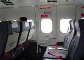 Китаец открыл аварийный выход самолета, чтобы подышать воздухом