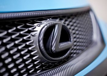 Lexus разрабатывает два новых кабриолета