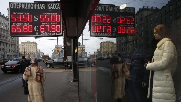 Курс доллара в России подскочил на 60 копеек