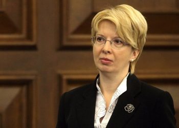 Председатель Сейма Латвии отказалась от встречи с послом России