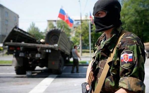 К Станице Луганской террористы стягивают технику и живую силу
