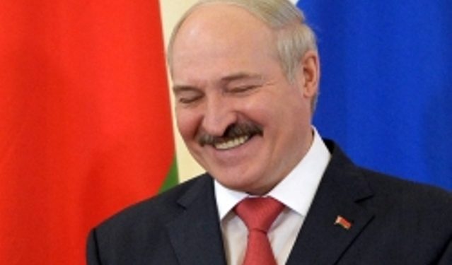 Президент Беларуси сказал спасибо гражданам за разгрузку складов