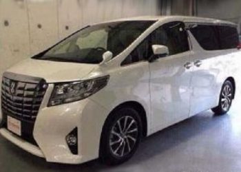 В сеть попали первые фото нового минивэна Toyota Alphard