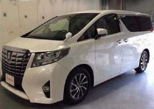 В сеть попали первые фото нового минивэна Toyota Alphard