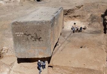Археологи обнаружили крупнейший монолит в истории