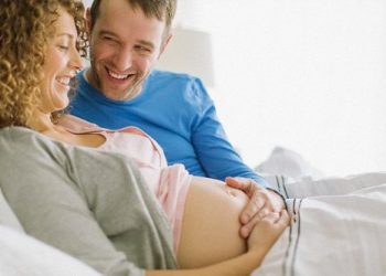Эксперты: мужчины тоже могут столкнуться с симптомами беременности